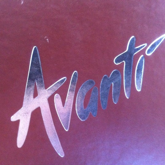 รูปภาพถ่ายที่ Avanti Ristorante โดย Matt R. เมื่อ 5/20/2012