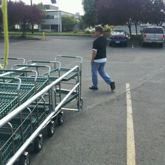 Grange Coop South Medford Pet Store in Medford
