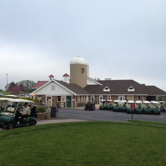 Foto diambil di Spring Hollow Golf Club oleh Michael C. pada 4/21/2012