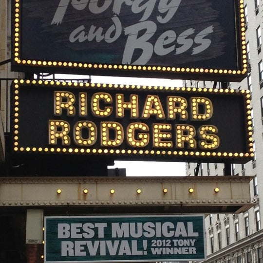 รูปภาพถ่ายที่ Porgy &amp; Bess on Broadway โดย Tracy เมื่อ 8/2/2012