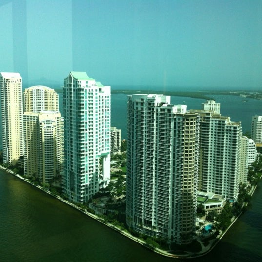 7/25/2012 tarihinde Pete W.ziyaretçi tarafından Hotel Beaux Arts Miami'de çekilen fotoğraf