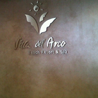 Снимок сделан в Villa Del Arco Beach Resort &amp; Spa пользователем Yadira O. 4/5/2012