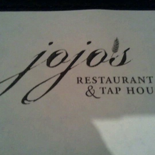 รูปภาพถ่ายที่ JoJo&#39;s Restaurant &amp; Tap House โดย Jessica R. เมื่อ 8/31/2012
