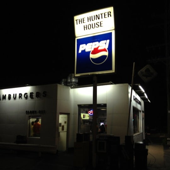 Photo taken at Hunter House Hamburgers by Jack S. on 7/14/2012