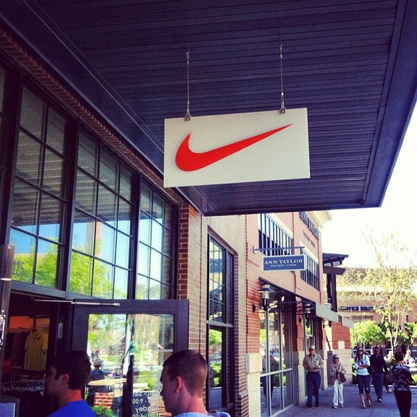 nike store kansas city at the legends