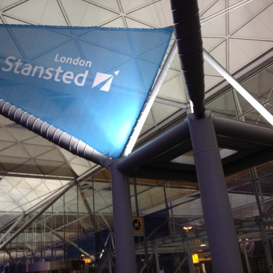 8/3/2012 tarihinde Jamie K.ziyaretçi tarafından London Stansted Airport (STN)'de çekilen fotoğraf