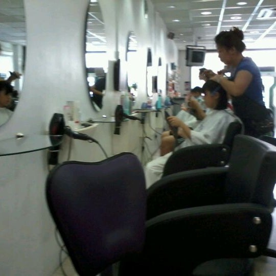 CK One Hair & Beauty - Salon / Barbershop in Cheras