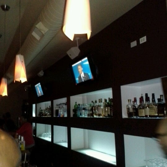 รูปภาพถ่ายที่ M Lounge โดย Qiana เมื่อ 9/7/2012