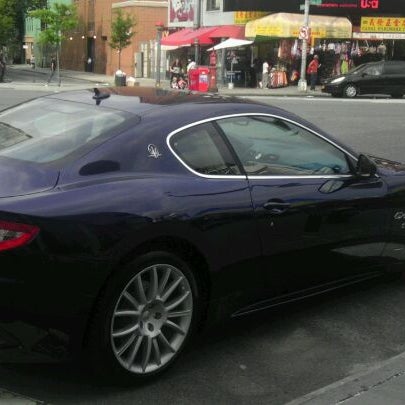 7/31/2012 tarihinde Jorge C.ziyaretçi tarafından Maserati of Manhattan'de çekilen fotoğraf