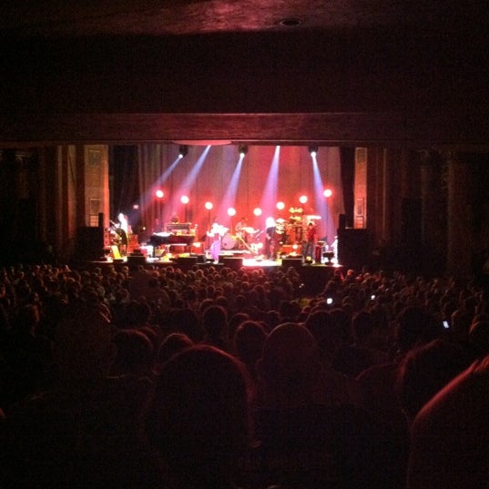 Foto tomada en State Theatre of Ithaca  por Jess M. el 6/20/2012
