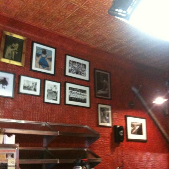 4/1/2012にShane L.がCafé Regularで撮った写真
