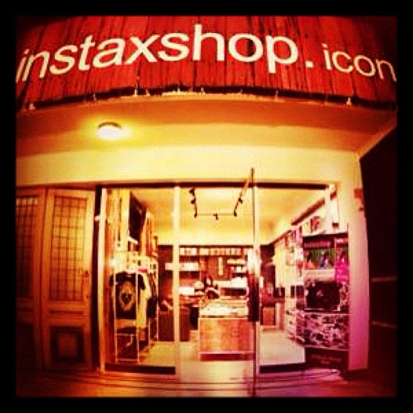 8/19/2012에 InstaxShop님이 Instax Shop에서 찍은 사진