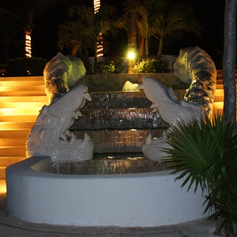 Foto tomada en Adonis Spa Resort  por Xander B. el 3/22/2012