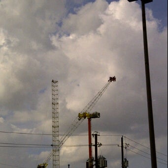 Foto tomada en Zero Gravity Thrill Amusement Park  por latifa a. el 3/16/2012