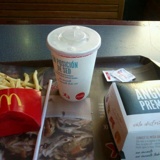 Photo taken at McDonald&#39;s by Andres G. on 9/13/2012