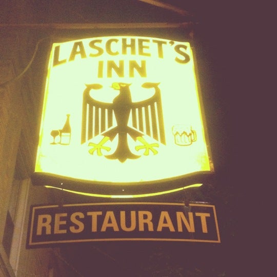 รูปภาพถ่ายที่ Laschet&#39;s Inn โดย Maureen เมื่อ 9/8/2012