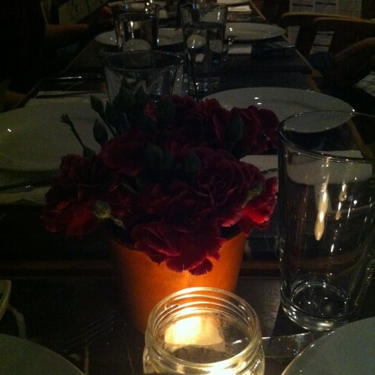 รูปภาพถ่ายที่ The Sir Winston Brasserie โดย sezin เมื่อ 4/21/2012
