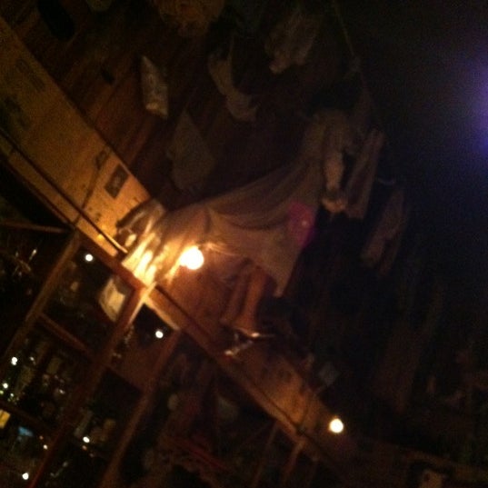 3/23/2012 tarihinde Charlie C.ziyaretçi tarafından El 13 Café Bar'de çekilen fotoğraf