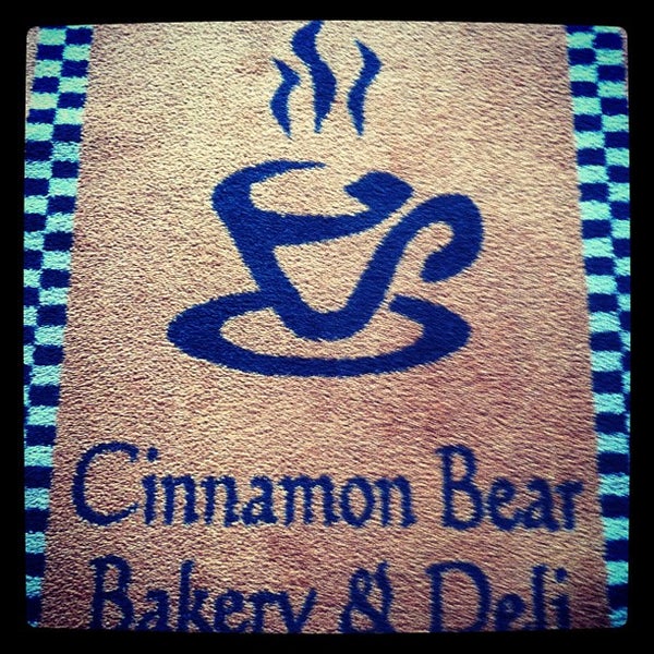 6/6/2012 tarihinde Jordan S.ziyaretçi tarafından Cinnamon Bear Bakery &amp; Deli'de çekilen fotoğraf