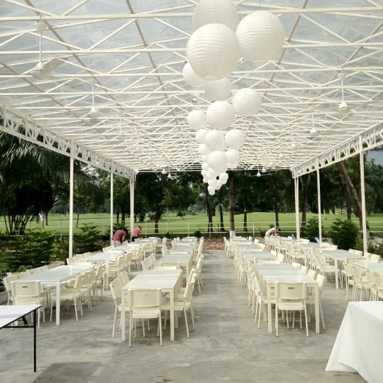 Caffeinees - Royal Selangor Golf Club - 16, Jalan Kampung 