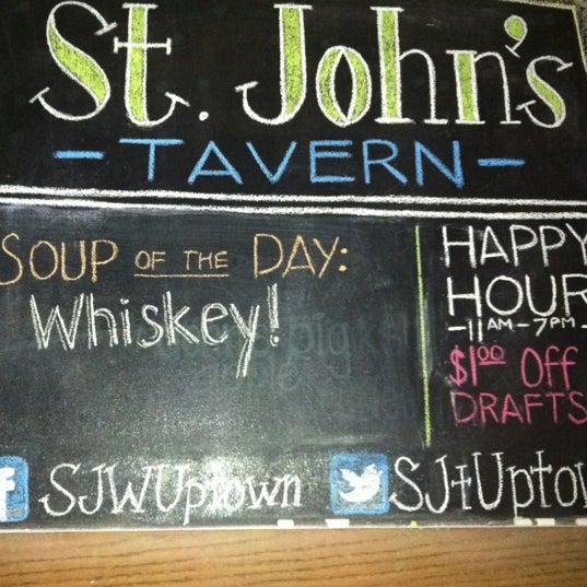 รูปภาพถ่ายที่ St. John&#39;s Tavern โดย Kati S. เมื่อ 5/24/2012