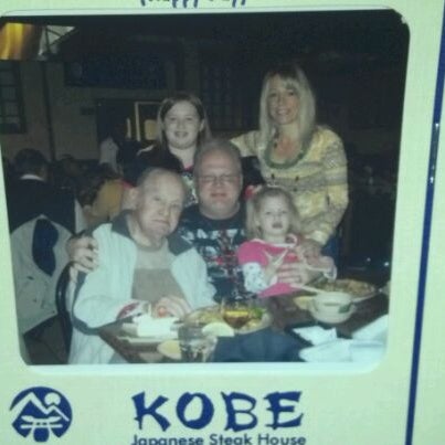 12/17/2011 tarihinde Matt R.ziyaretçi tarafından Kobe Japanese Steak House'de çekilen fotoğraf