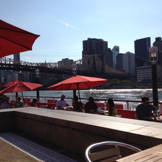 7/22/2012 tarihinde Ben C.ziyaretçi tarafından Pier NYC'de çekilen fotoğraf