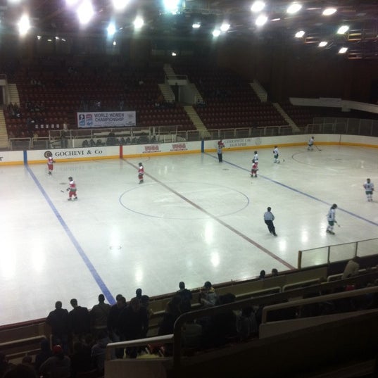 Зимен дворец на спорта (Winter Sports Palace) Студентски град 9 tips