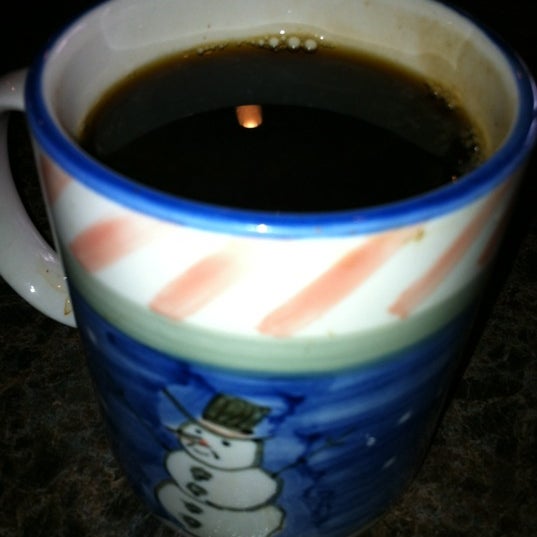 Photo taken at Yogertz Frozen Yogurt, Coffee &amp; Espresso by Errol M. on 2/27/2012