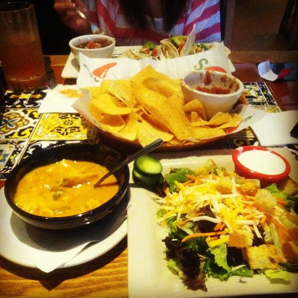 Photo taken at Chili&#39;s Grill &amp; Bar by Gabby H. on 7/17/2012