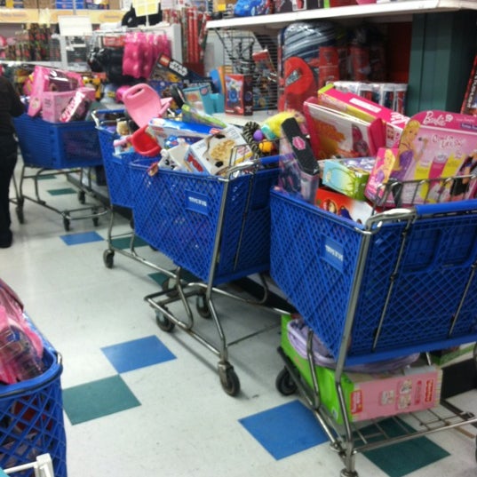 Photos at Toys"R"Us (Now Closed) Toy Store in Modesto