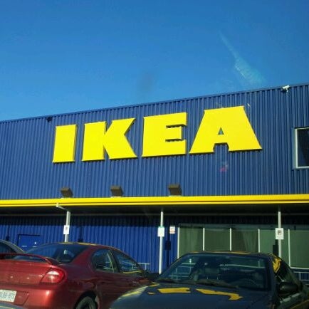 12/26/2011 tarihinde Tyler P.ziyaretçi tarafından IKEA Burlington'de çekilen fotoğraf