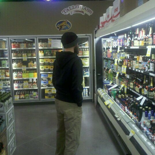 Photos at Gomer's Midtown Liquor Store in Kansas City