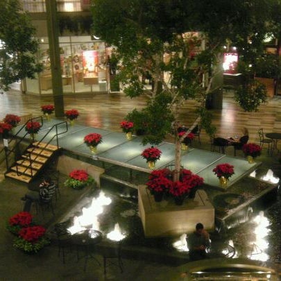 Photo taken at Beachwood Place Mall by Antonio R. on 11/18/2011