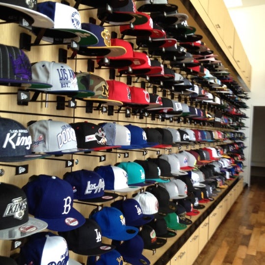 Incident, evenement Vijf Voldoen New Era Flagship Store: Los Angeles (Now Closed) - Mid-City West - 8001  Melrose Ave