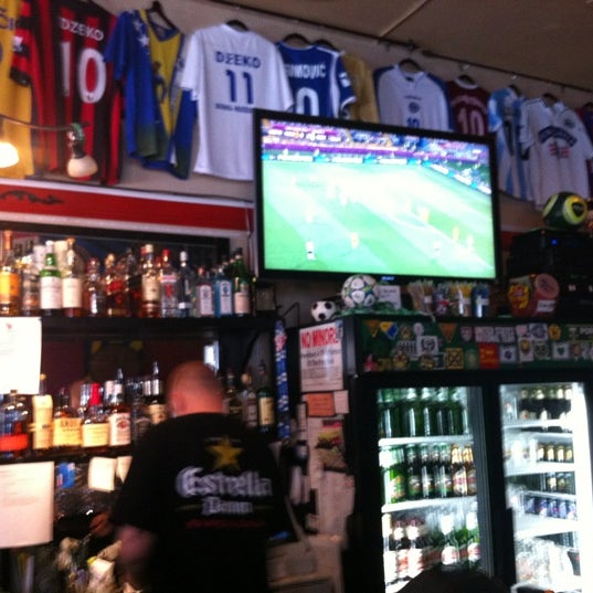 Foto scattata a 4-4-2 Soccer Bar da Andreas M. il 6/13/2012