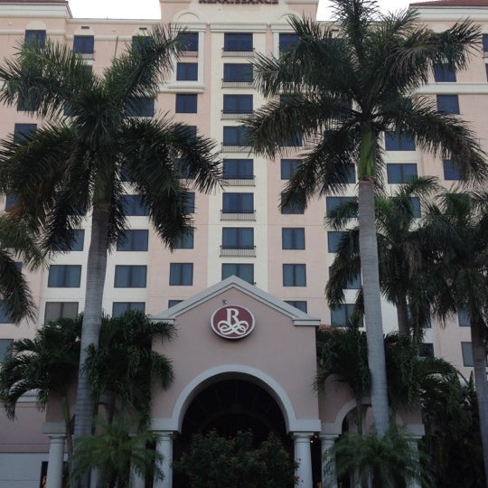 Foto tirada no(a) Renaissance Fort Lauderdale Cruise Port Hotel por Mariah em 7/6/2012