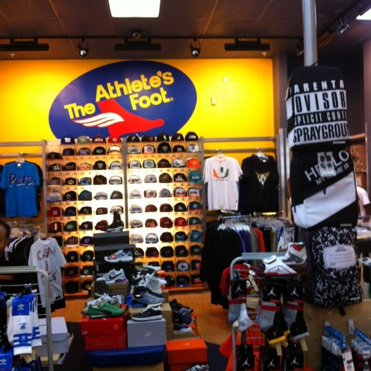 athletic feet shoes