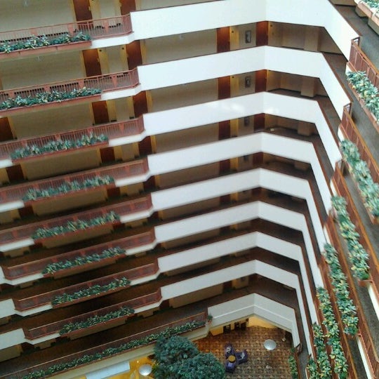 Das Foto wurde bei Renaissance Dallas Richardson Hotel von Amber M. am 7/7/2012 aufgenommen