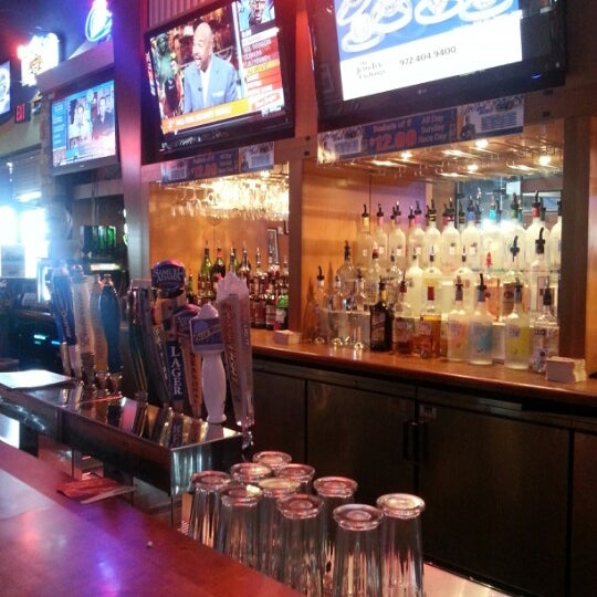 Boston's Restaurant & Sports Bar Pizzeria in Fort Worth