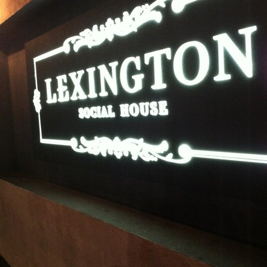 Photo prise au Lexington Social House par Trace T. le3/17/2012