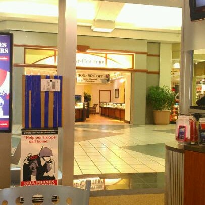 1/18/2012にDeborah L.がWestgate Mallで撮った写真