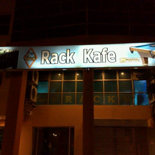 รูปภาพถ่ายที่ Rack Cafe โดย Farid D. เมื่อ 7/26/2011