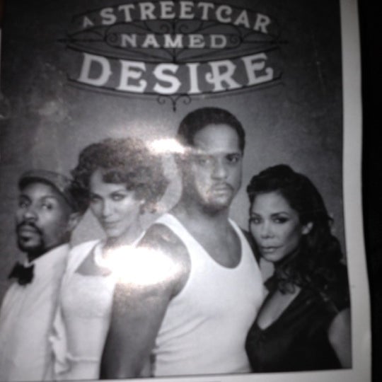 Снимок сделан в A Streetcar Named Desire at The Broadhurst Theatre пользователем JAMAR J. 5/6/2012