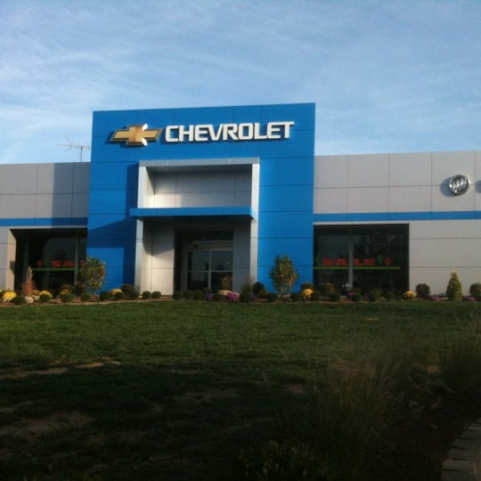 Photos at Curry Auto Center Car Dealership in Bloomington