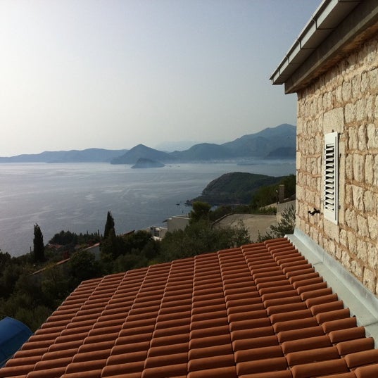 Photo taken at Vila „Panorama” by Andrea L. on 8/6/2012