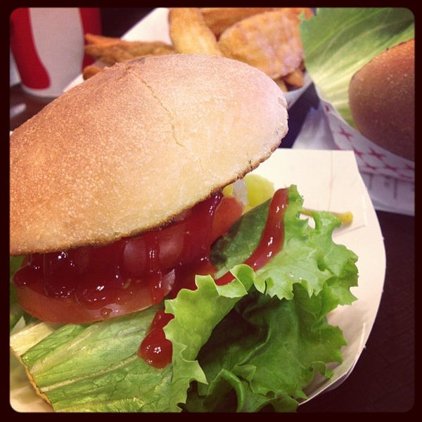 4/8/2012にKazがKirk&#39;s Steakburgersで撮った写真