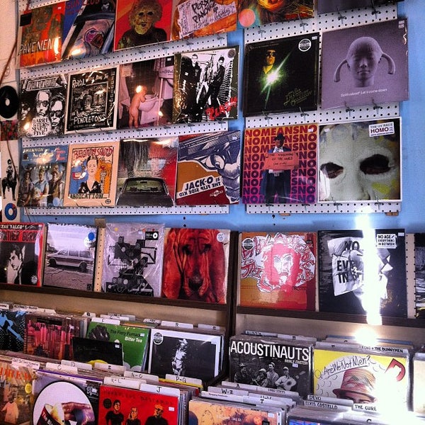 3/23/2012にCory C.がShangri-La Recordsで撮った写真