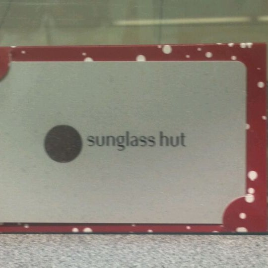 Find the hottest styles of eye wear, here at the sunglass hut. At great affordable prices.