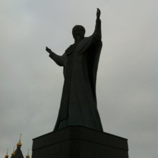 Анадырь памятник Николаю Чудотворцу